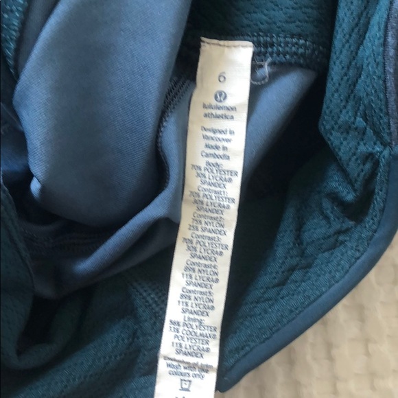 Lululemon Capri in teal camo - Picture 6 of 6